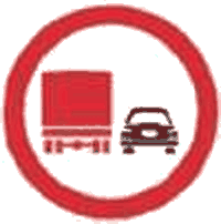 Depășirea interzisă autovehiculelor destinate transportului de mărfuri